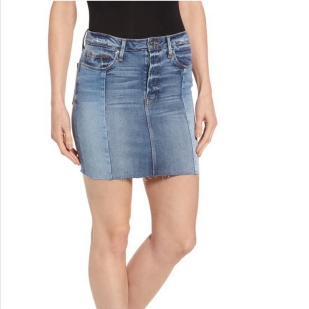 Good American Raw‎ Hem Mini Denim Skirt